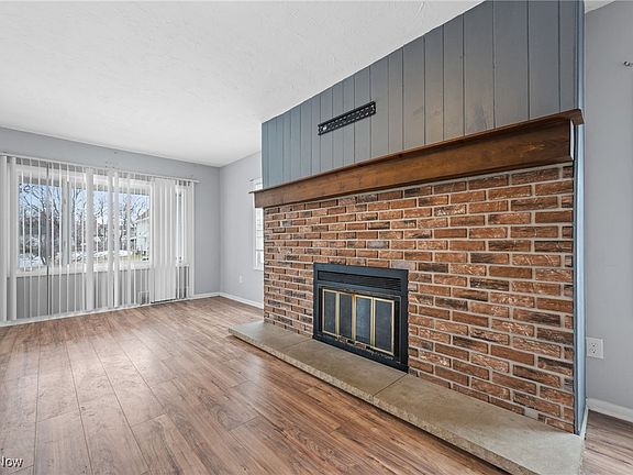 4th image of 20974 Miller Ave