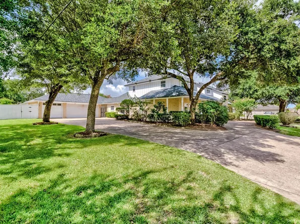 4495 Thomas Ln, Beaumont, TX 77706