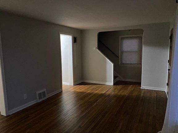 3rd image of 4903 Tuxedo Ave