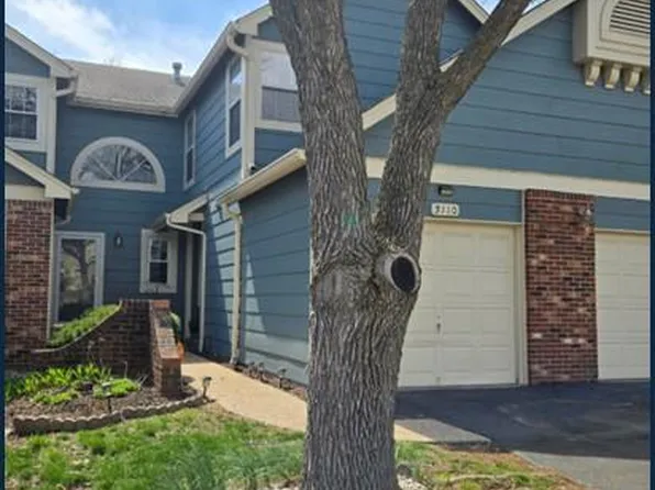 3110 Autumn Shores Dr, Maryland Heights, MO 63043