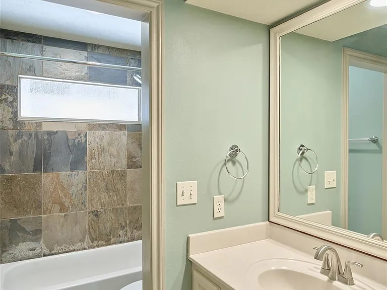 13613 Vail Dr — Photo 29