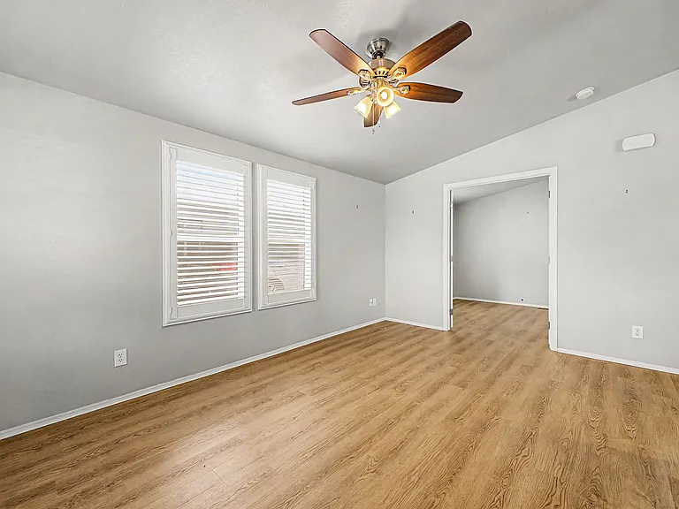 1702 E Michelle Dr — Photo 17