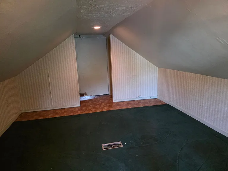 2226 Roger St — Photo 9