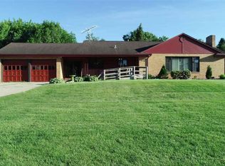 250 6th St SW, Wells, MN 56097