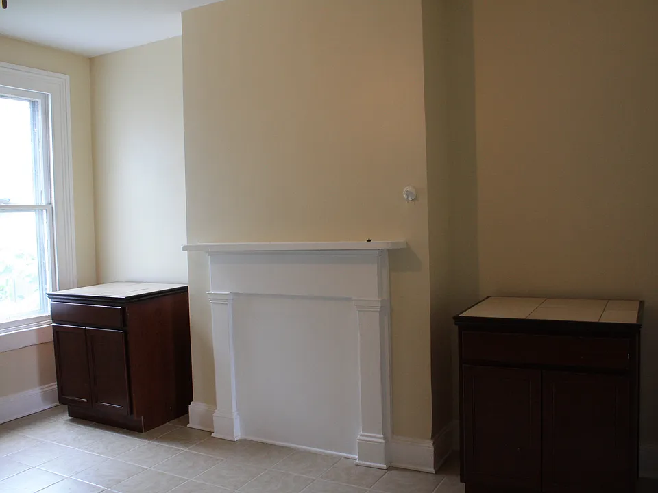 Kitchen (dining area)