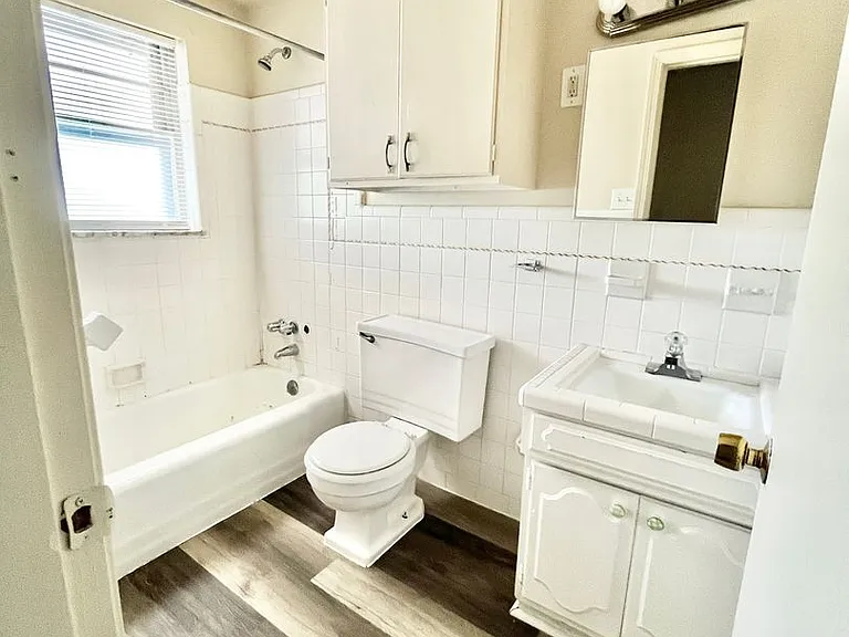 4012 Southern Parkway — Photo 10