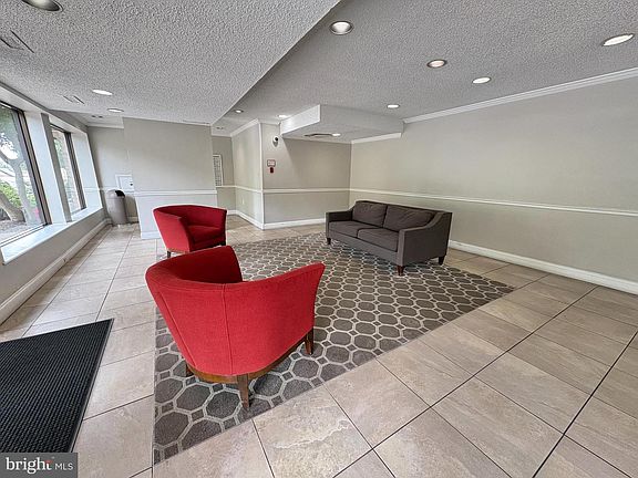 2nd image of 6133 Leesburg Pike APT 601