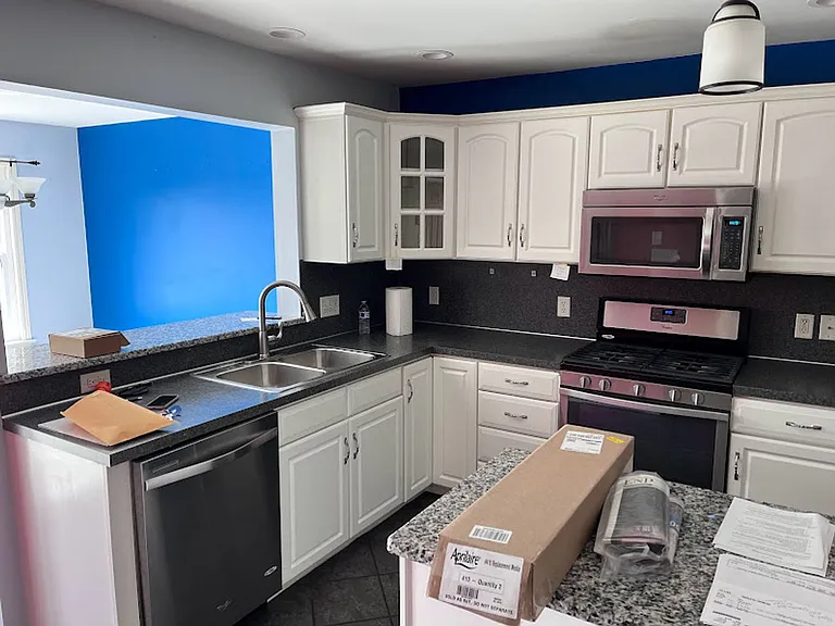 57 Spring Hill Ln — Photo 2