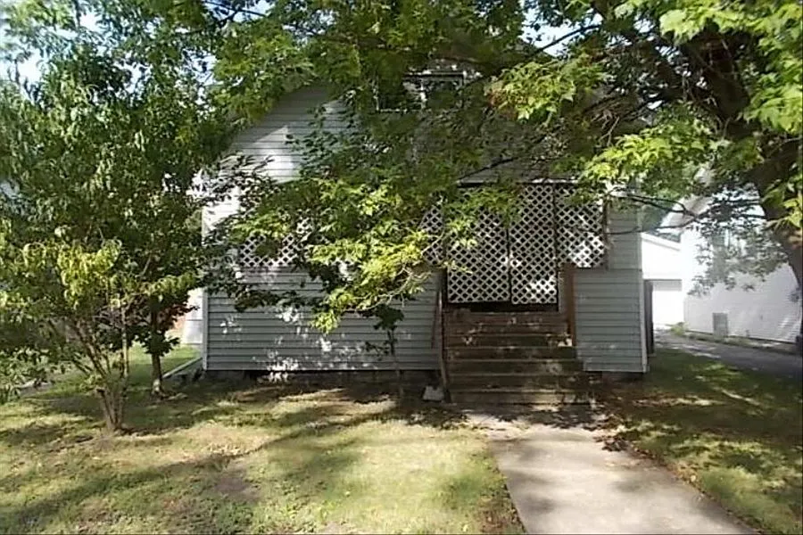 206 Sheridan Ave photo 1