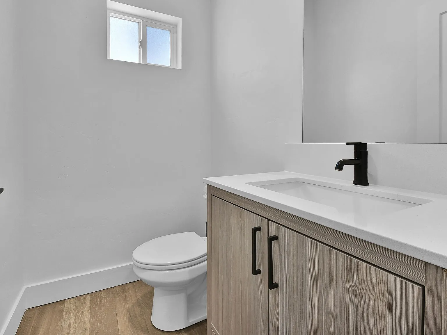 2 bed, 2.5 bath, 1300 sqft, $1,750 — Photo 3