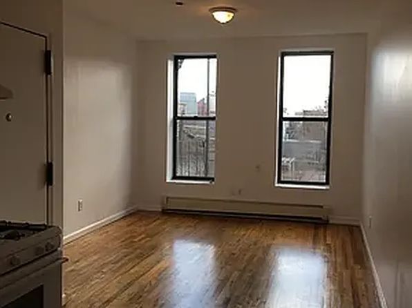 177 Richards St APT 2R