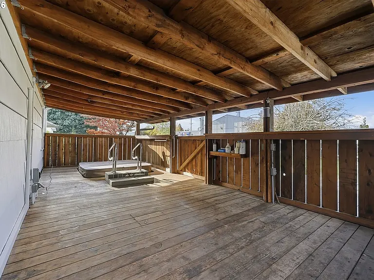 415 SE 94th Ave — Photo 23