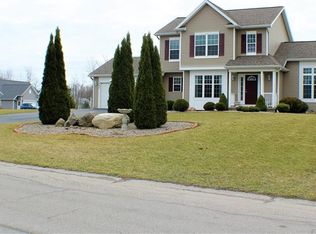 1390 Mountain Laurel Ln, Ontario, NY 14519