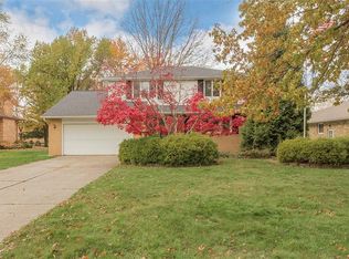 676 Jefferson Dr, Highland Heights, OH