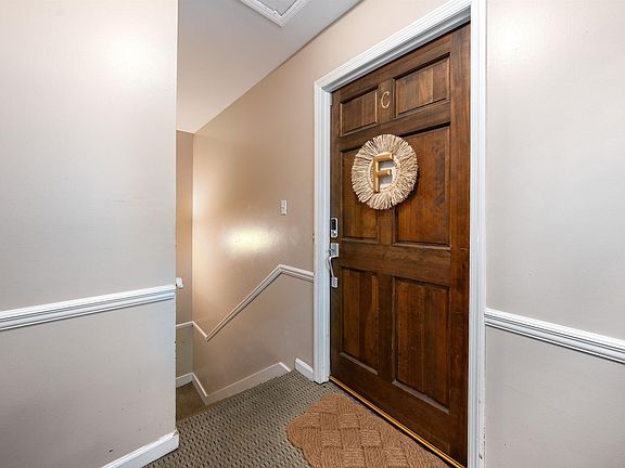 3rd image of 871 Vestavia Villa Ct APT C