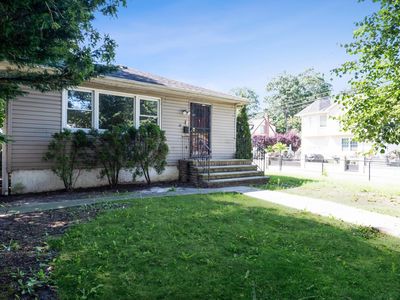 21 3rd Pl, Roosevelt, NY, 11575