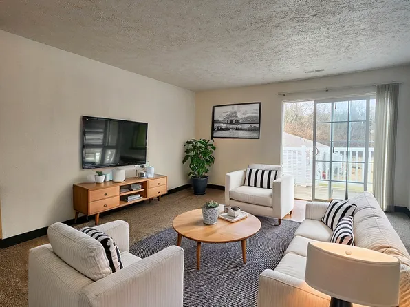 Hidden Bluffs Apartments