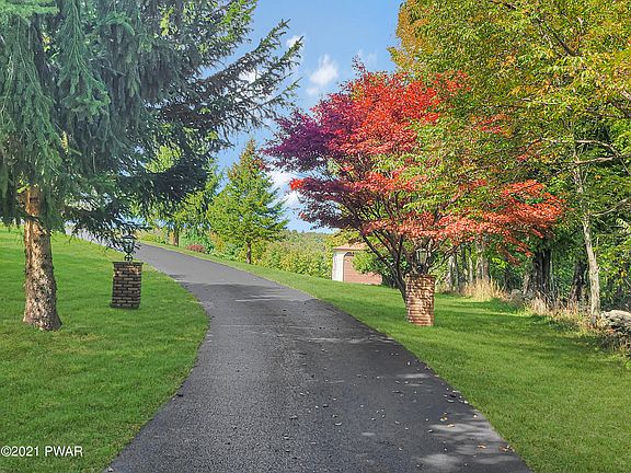 3rd image of 61 Lindas Ln