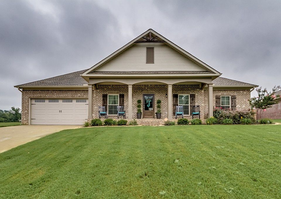 1st image of 1733 Sweetgum Cir