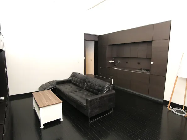 20 Pine Street image 1 of 12