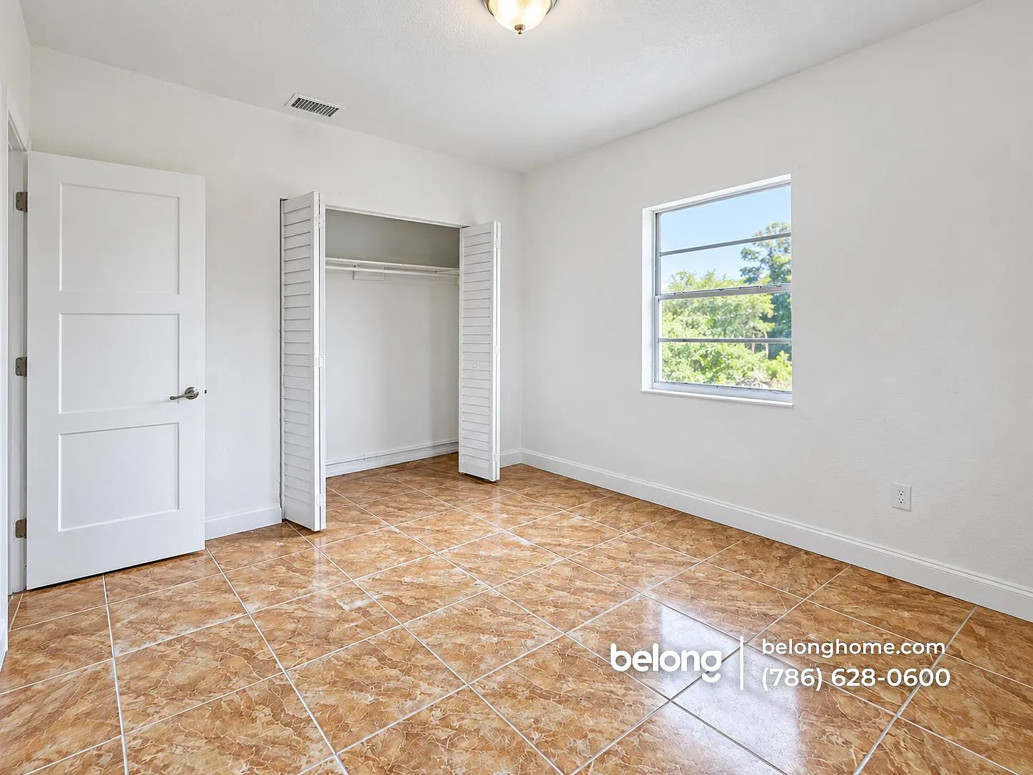 5 bed, 2.0 bath, 1296 sqft, $2,695 — Photo 4