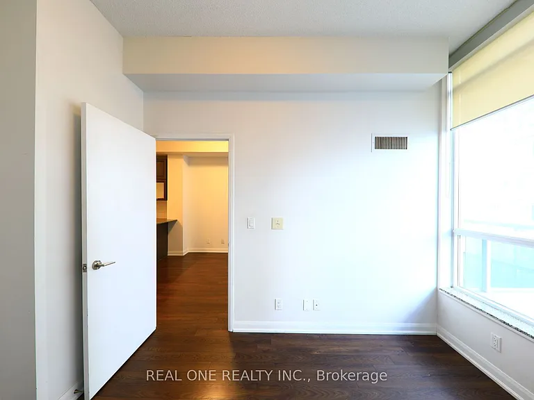 500 Sherbourne St #506 — Photo 13