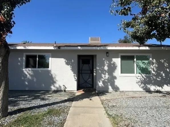 1545 N Stevenson St, Visalia, CA 93291