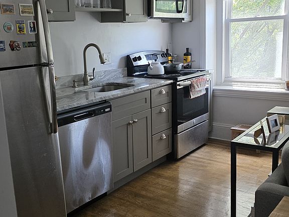 5th image of 2449 Fairmount Ave Floor 2