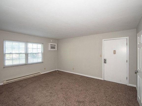 3rd image of 3001 N Webster Ave #13C