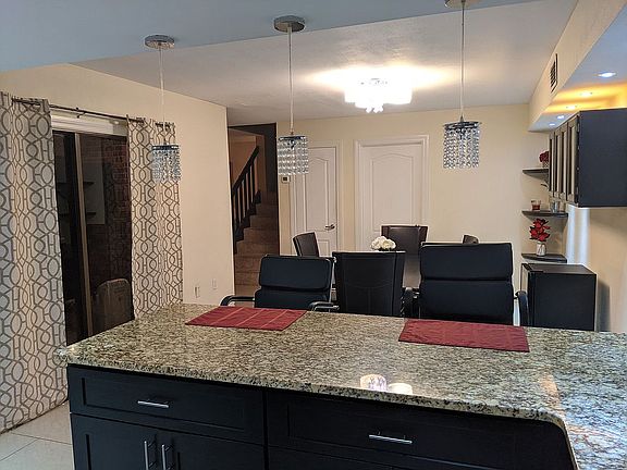 4th image of 101 Terrace Ct