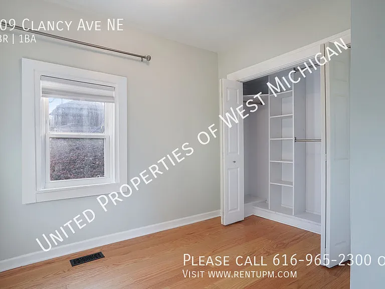 709 Clancy Ave NE — Photo 7