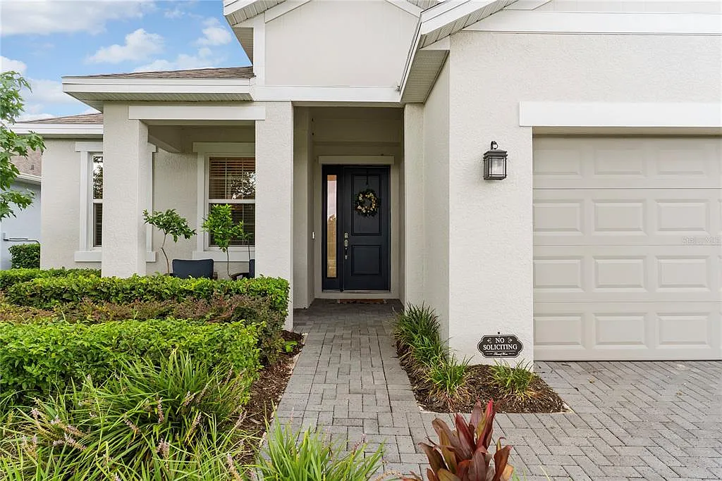 4 bed, 3.5 bath, 2570 sqft, $3,000 — Photo 3