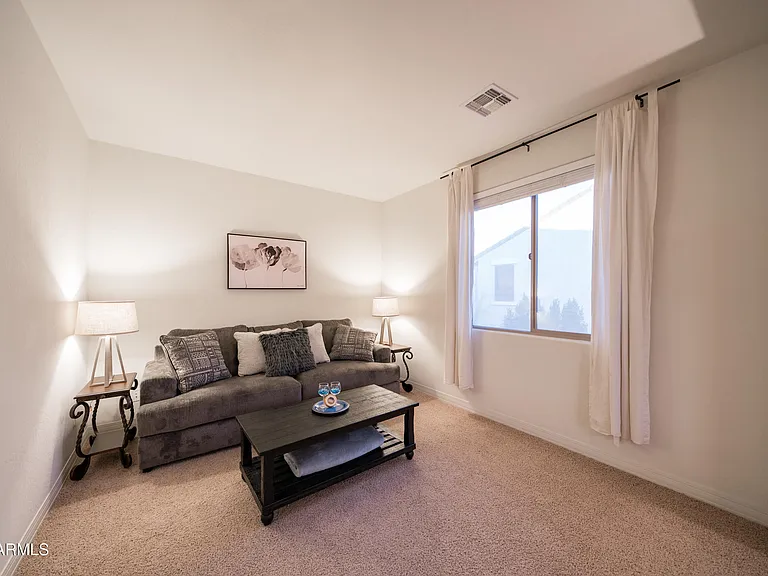2681 E Hampton Ln — Photo 33