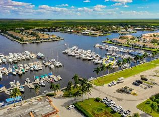 525 Newport DR, NAPLES, FL 34114