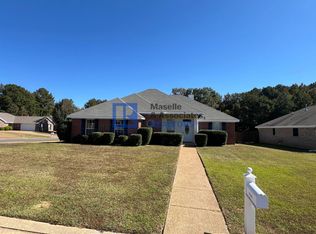 1150 Spanish Oak Dr, Pearl, MS 39208