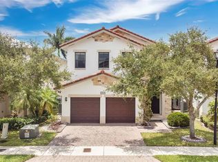 10574 NW 70th Ln, Doral, FL 33178