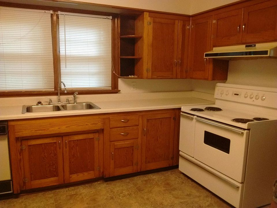 1st image of 990 Cumberland Dr