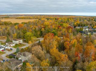 909B Willow St, Innisfil, ON L0L1C0