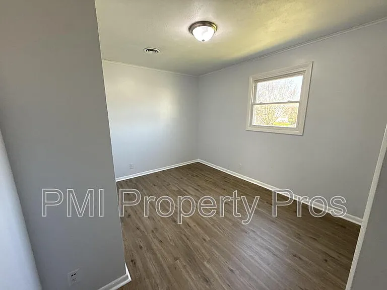2716A N Buffum St — Photo 7