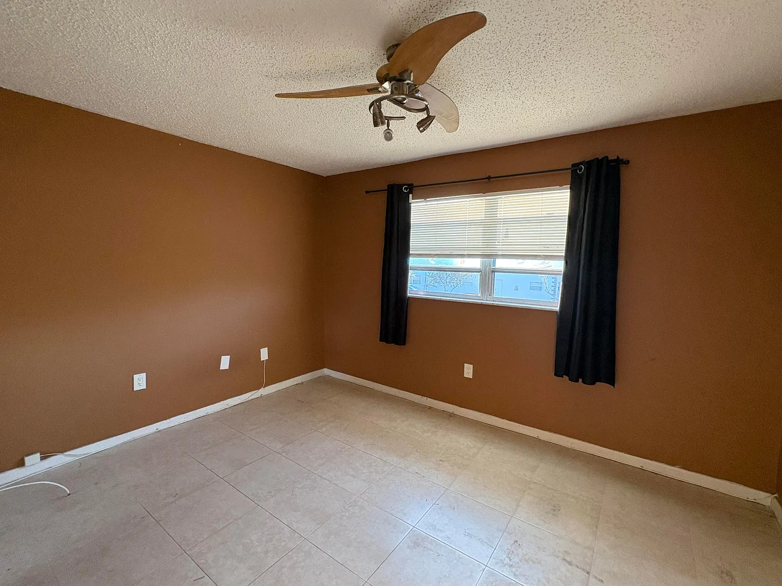 2 bed, 1.5 bath, 803 sqft, $1,650 — Photo 2