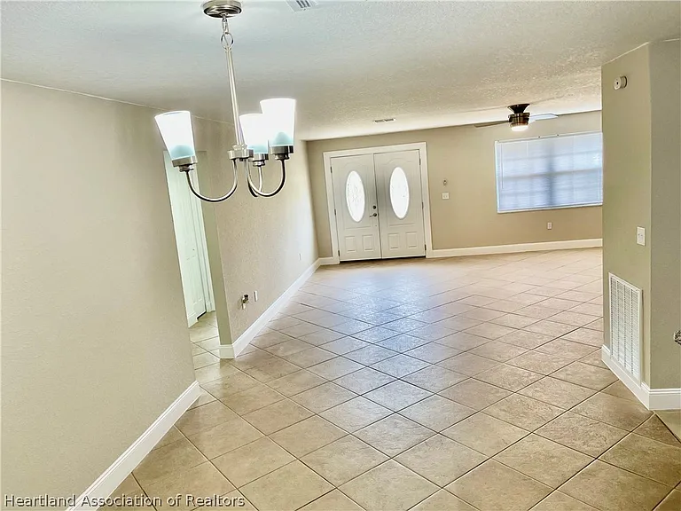 1409 Palm Way — Photo 11