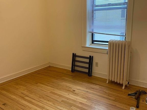 4th image of 957 67th St APT B2