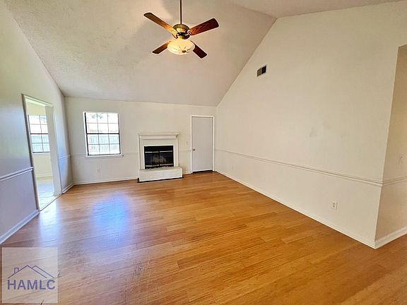 4th image of 932 Highland Dr