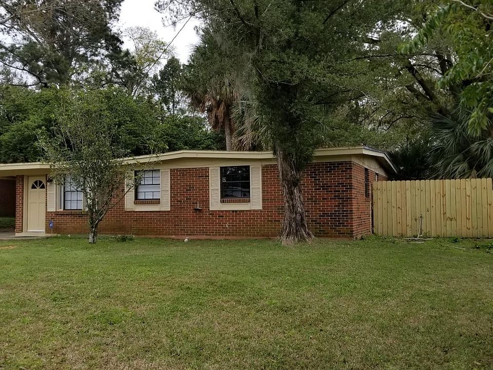 1st image of 2211 Belle Vue Way