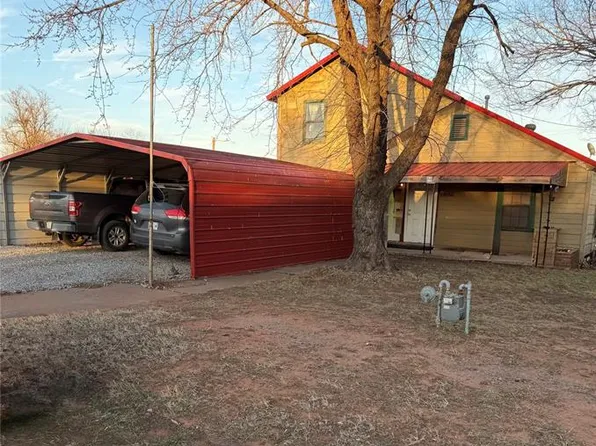 203 S Main St, Carney, OK 74832
