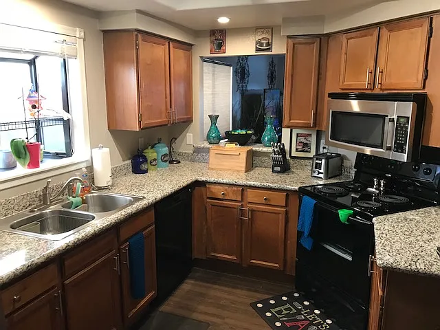 1131 N Carriage Ln — Photo 9