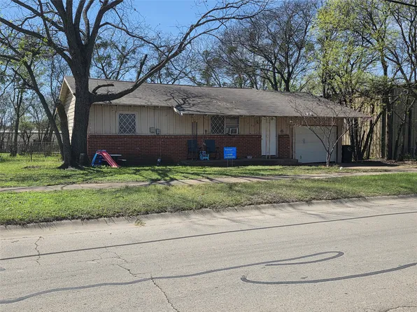 1209 N Anglin St, Cleburne, TX 76031