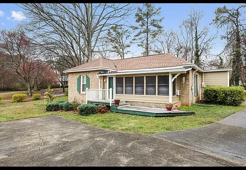2667 Sewell Mill Rd Photo 1