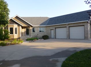 404 E 14th St, Ellis, KS 67637