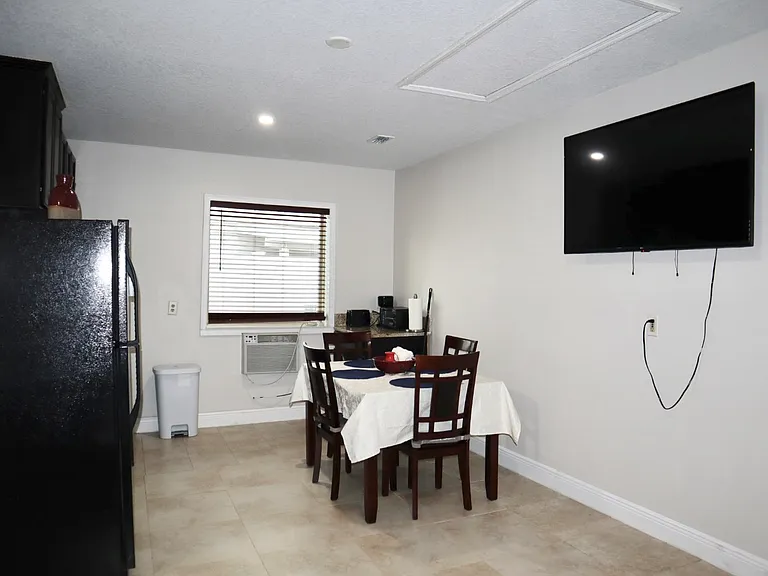 232 Satinwood Cir #1 — Photo 8